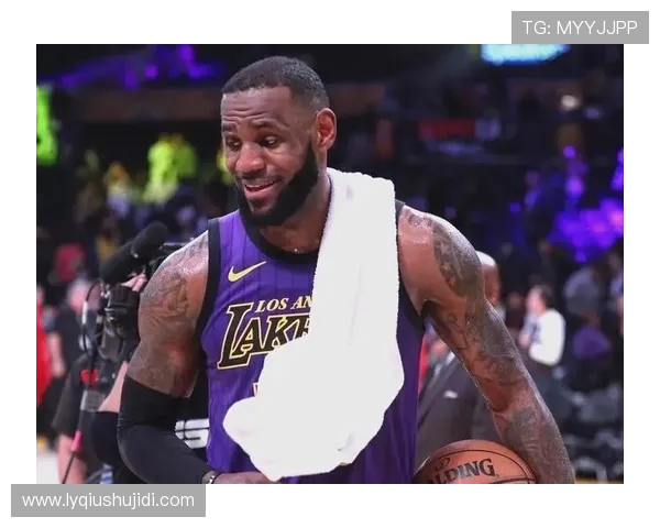 詹姆斯：从篮球天才到全球偶像的传奇之路与影响力解析