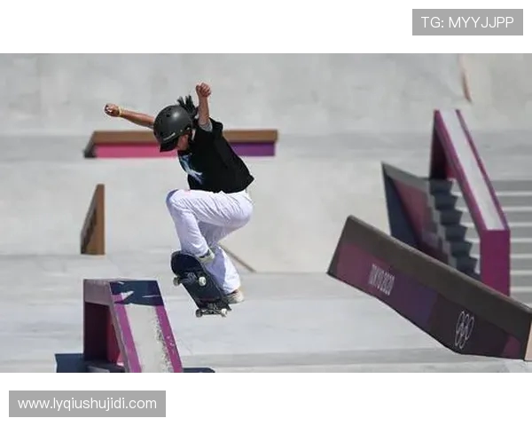 成都滑板精英赛精彩回顾：滑板队展现出色力量与团队精神