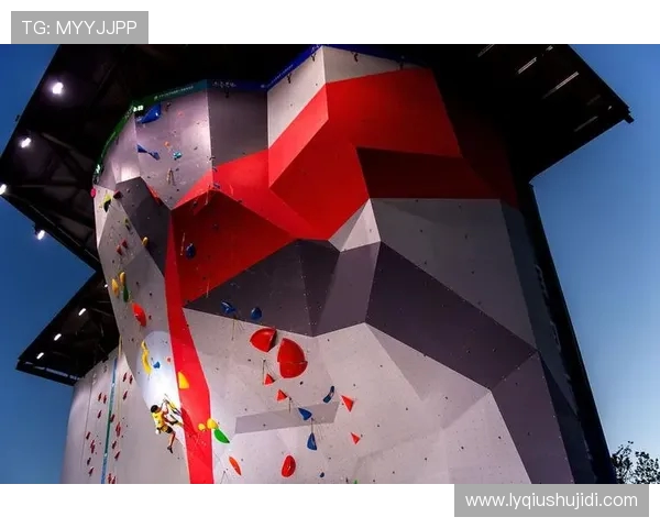 成都攀岩队比赛经验深度对比与提升策略探讨